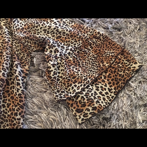 🐆🖤Sheer Leopard Print Top w/Leather/Chain Deco - Picture 3 of 8